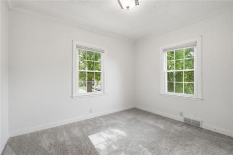 305 E Cedar Street Anamosa IA 52205