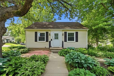 305 E Cedar Street Anamosa IA 52205