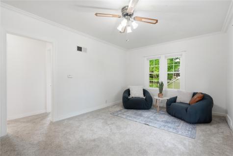 305 E Cedar Street Anamosa IA 52205