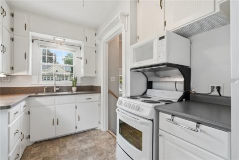 305 E Cedar Street Anamosa IA 52205