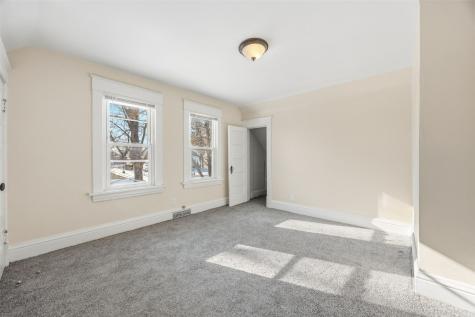 304 34th Street NE Cedar Rapids IA 52402