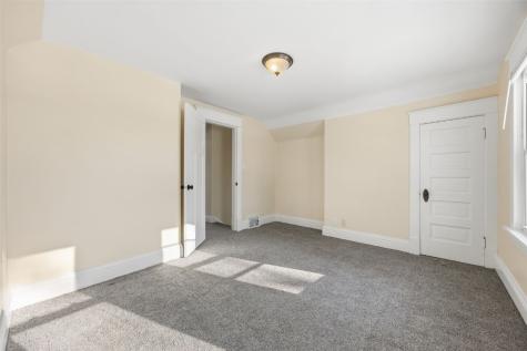 304 34th Street NE Cedar Rapids IA 52402