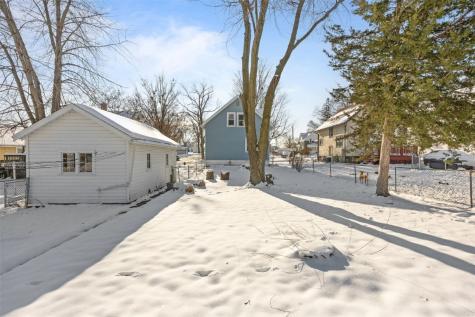 304 34th Street NE Cedar Rapids IA 52402