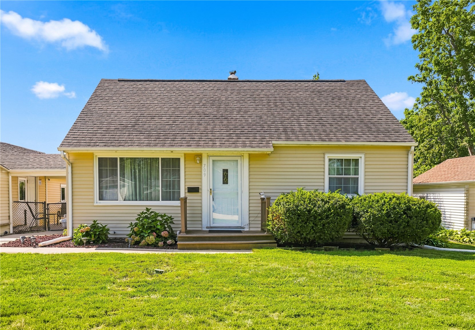 709 37th Street NE Cedar Rapids IA 52402