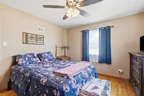 709 37th Street NE Cedar Rapids IA 52402
