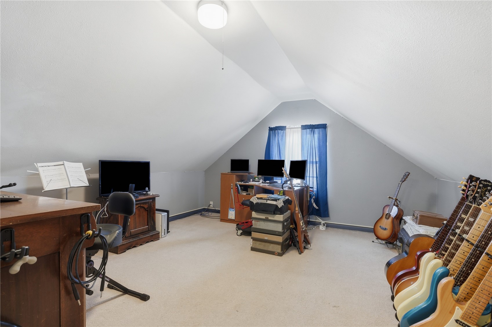 709 37th Street NE Cedar Rapids IA 52402