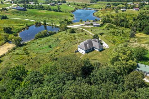 2245 288th Drive Williamsburg IA 52361