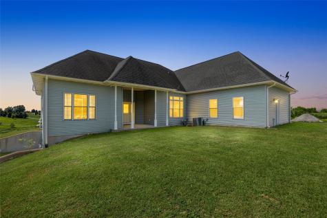 2245 288th Drive Williamsburg IA 52361