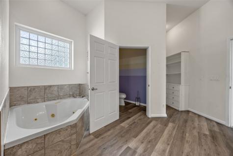 2245 288th Drive Williamsburg IA 52361