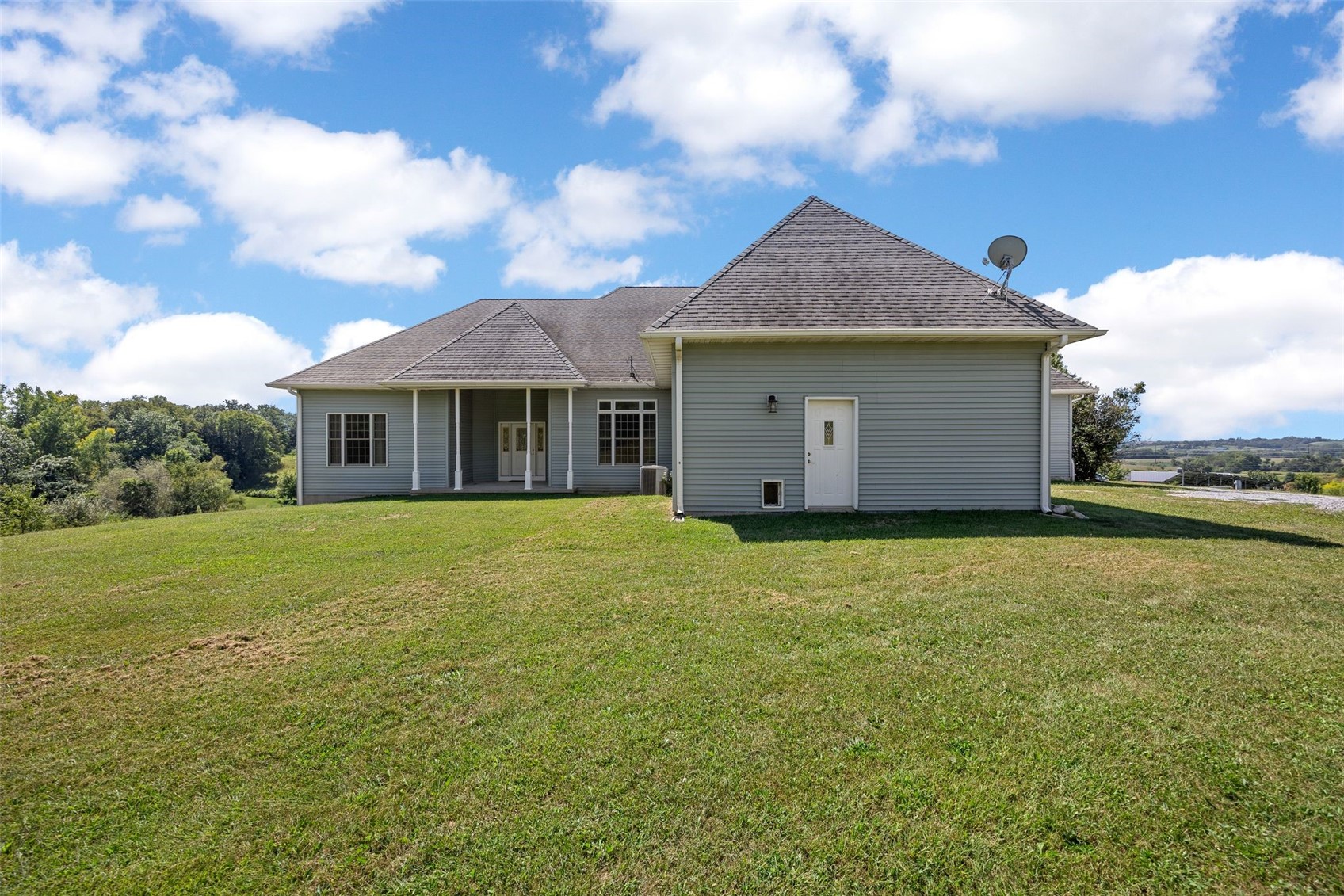 2245 288th Drive Williamsburg IA 52361