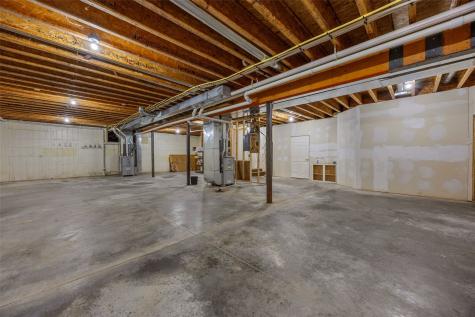 2245 288th Drive Williamsburg IA 52361