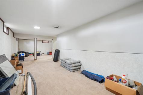 45 N. Mentzer Road Robins IA 52328