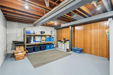 45 N. Mentzer Road Robins IA 52328