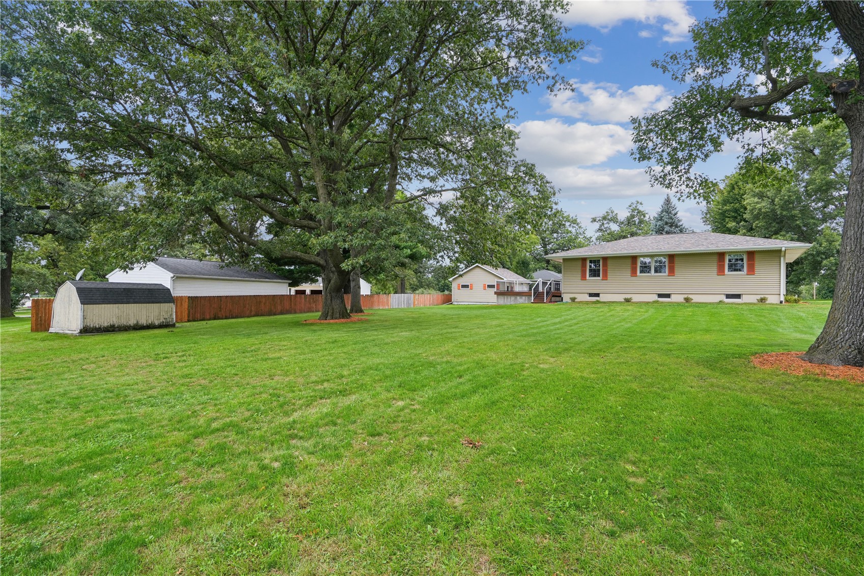 45 N. Mentzer Road Robins IA 52328