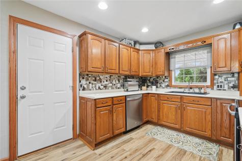 45 N. Mentzer Road Robins IA 52328