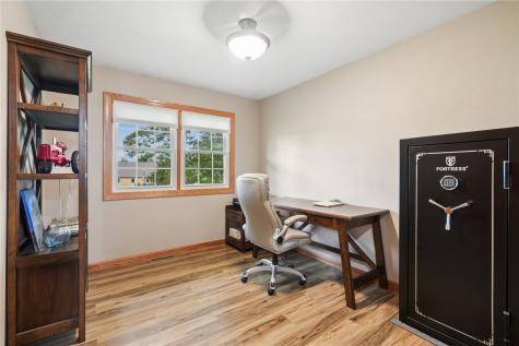 45 N. Mentzer Road Robins IA 52328
