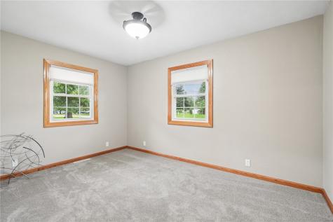 45 N. Mentzer Road Robins IA 52328