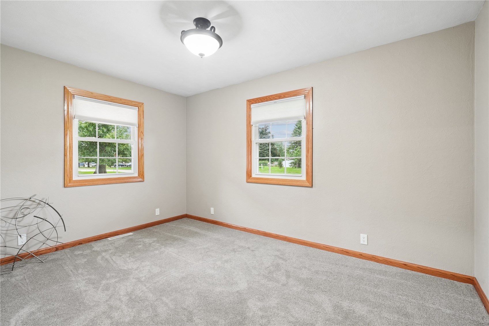 45 N. Mentzer Road Robins IA 52328