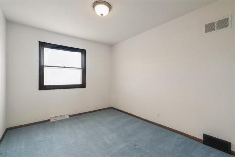 1632 Elaine Drive NW Cedar Rapids IA 52405