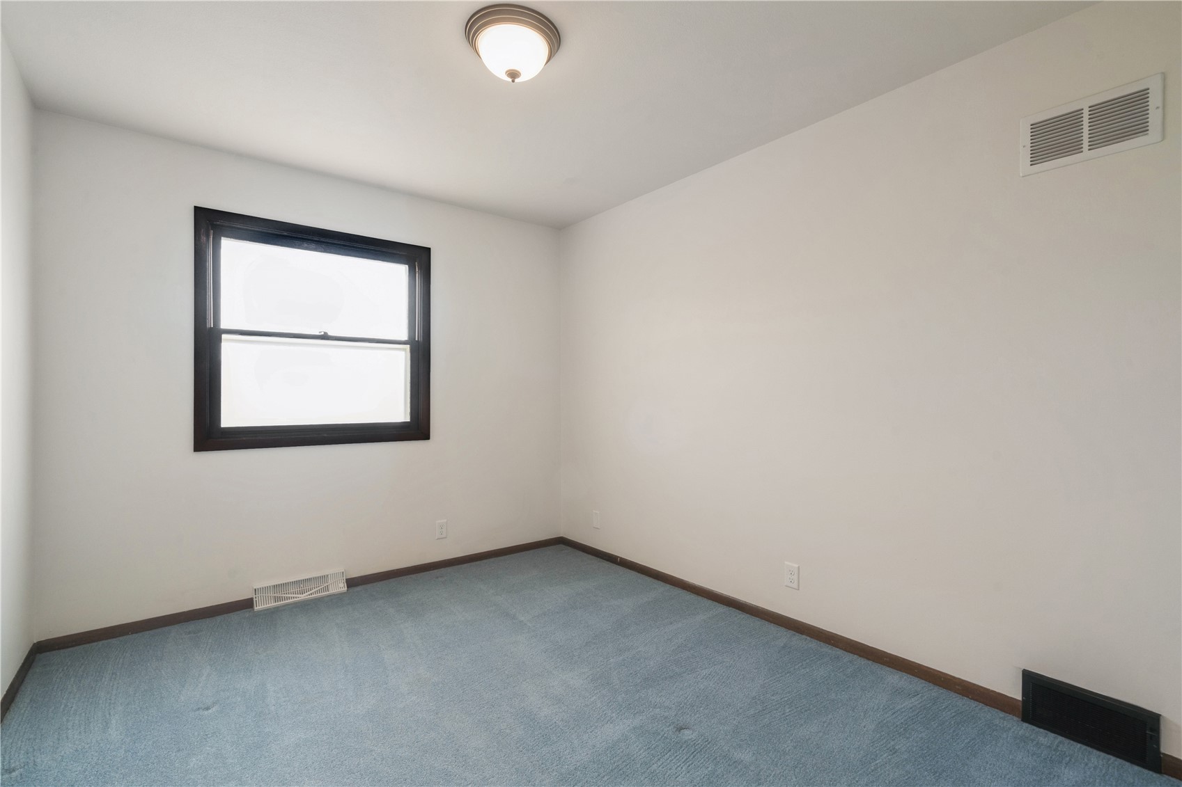 1632 Elaine Drive NW Cedar Rapids IA 52405