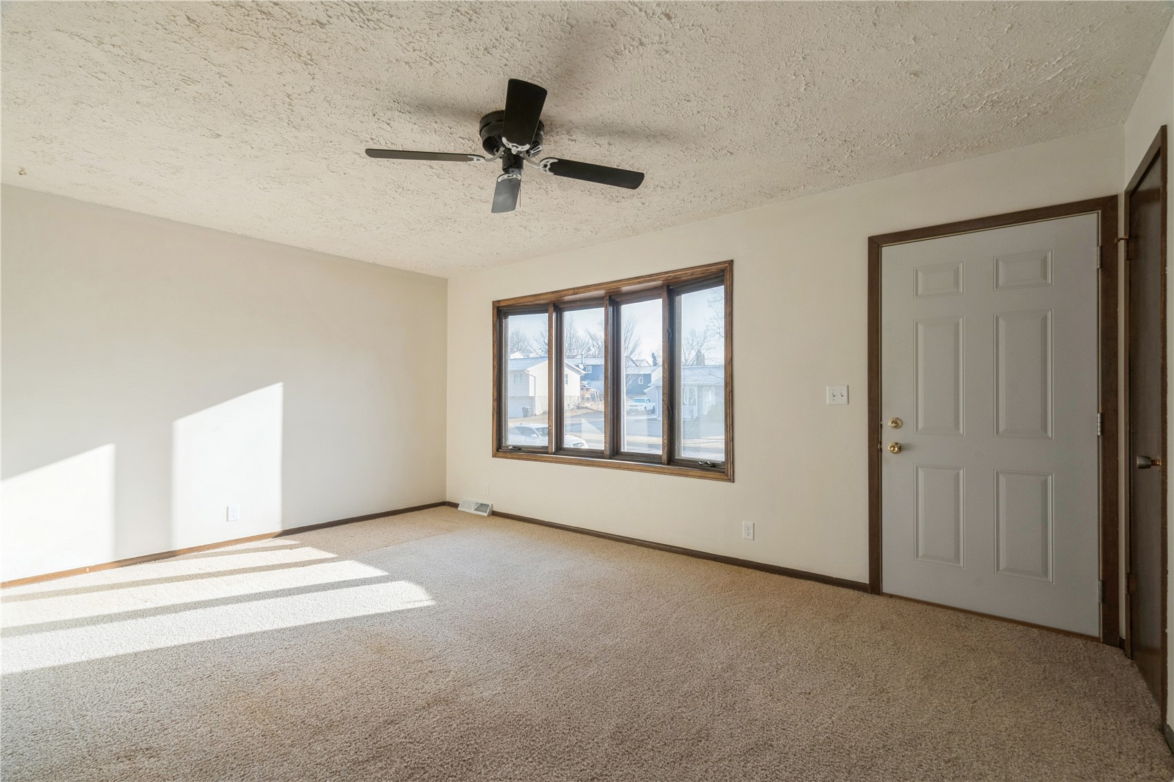 1632 Elaine Drive NW Cedar Rapids IA 52405