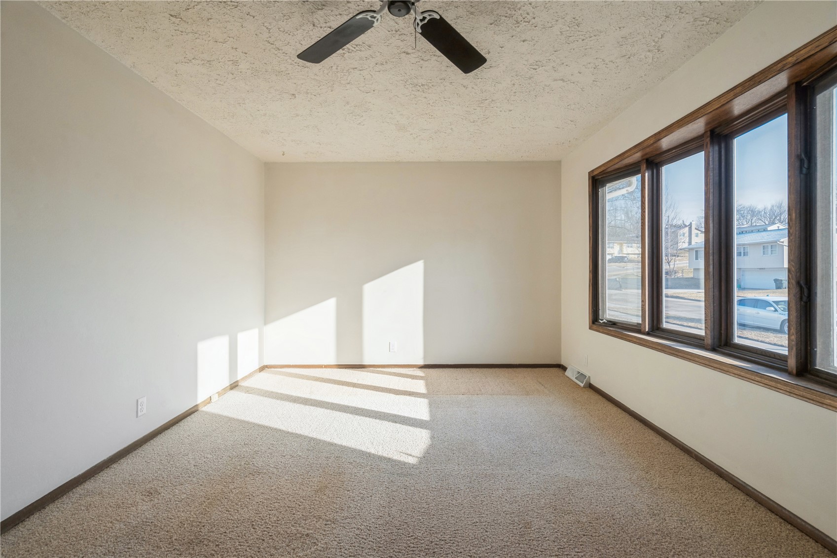 1632 Elaine Drive NW Cedar Rapids IA 52405