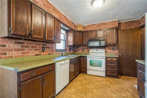 1632 Elaine Drive NW Cedar Rapids IA 52405