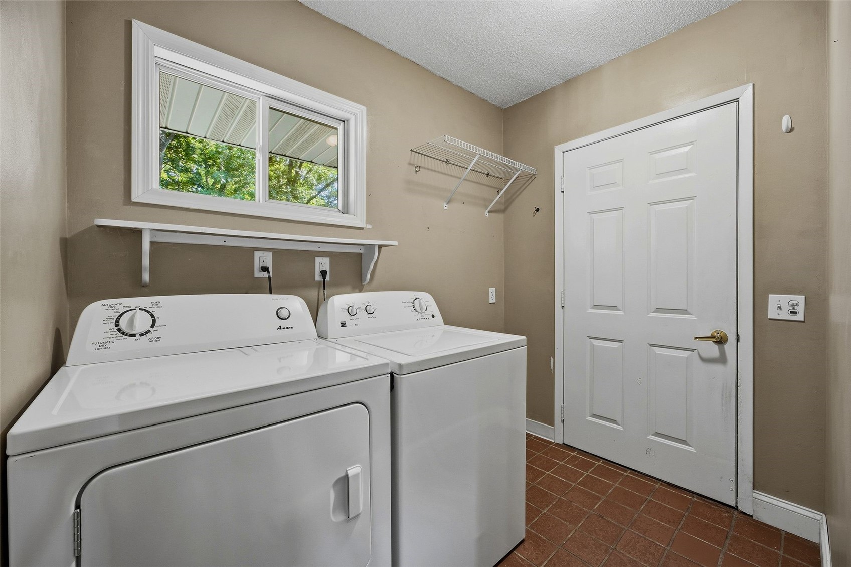 700 East 3rd Street Anamosa IA 52205