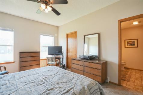 1880 Oak Creek Drive Marion IA 52302