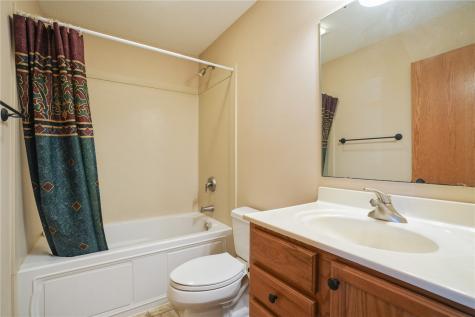 1880 Oak Creek Drive Marion IA 52302
