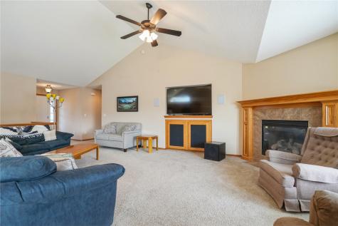 1880 Oak Creek Drive Marion IA 52302