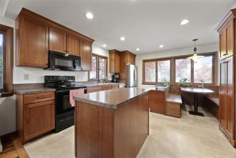 3000 Carroll Drive SE Cedar Rapids IA 52403