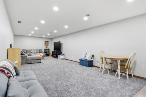 735 Breckenridge Drive Monticello IA 52310
