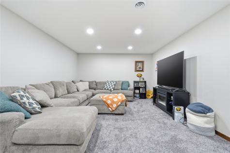735 Breckenridge Drive Monticello IA 52310