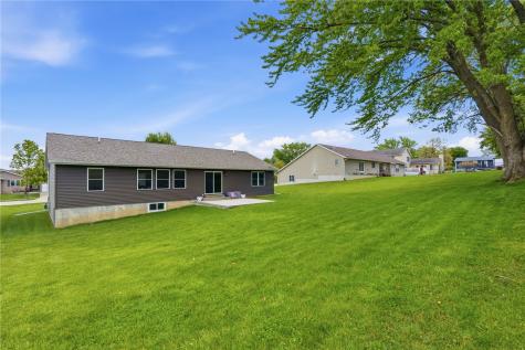 735 Breckenridge Drive Monticello IA 52310