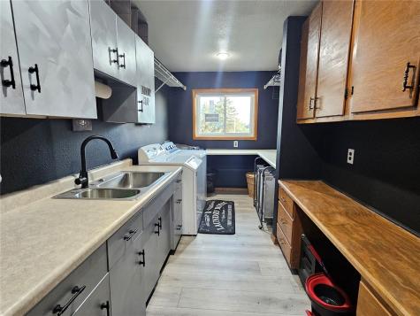 101 Sunset Drive Anamosa IA 52205