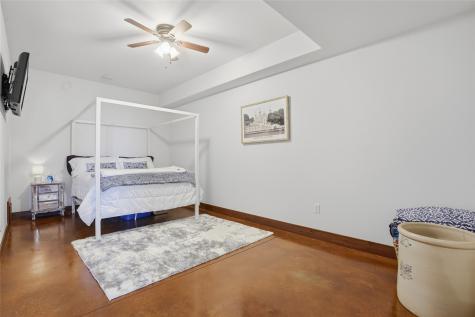 886 Henik Road Mt Vernon IA 52314