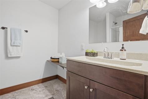 886 Henik Road Mt Vernon IA 52314