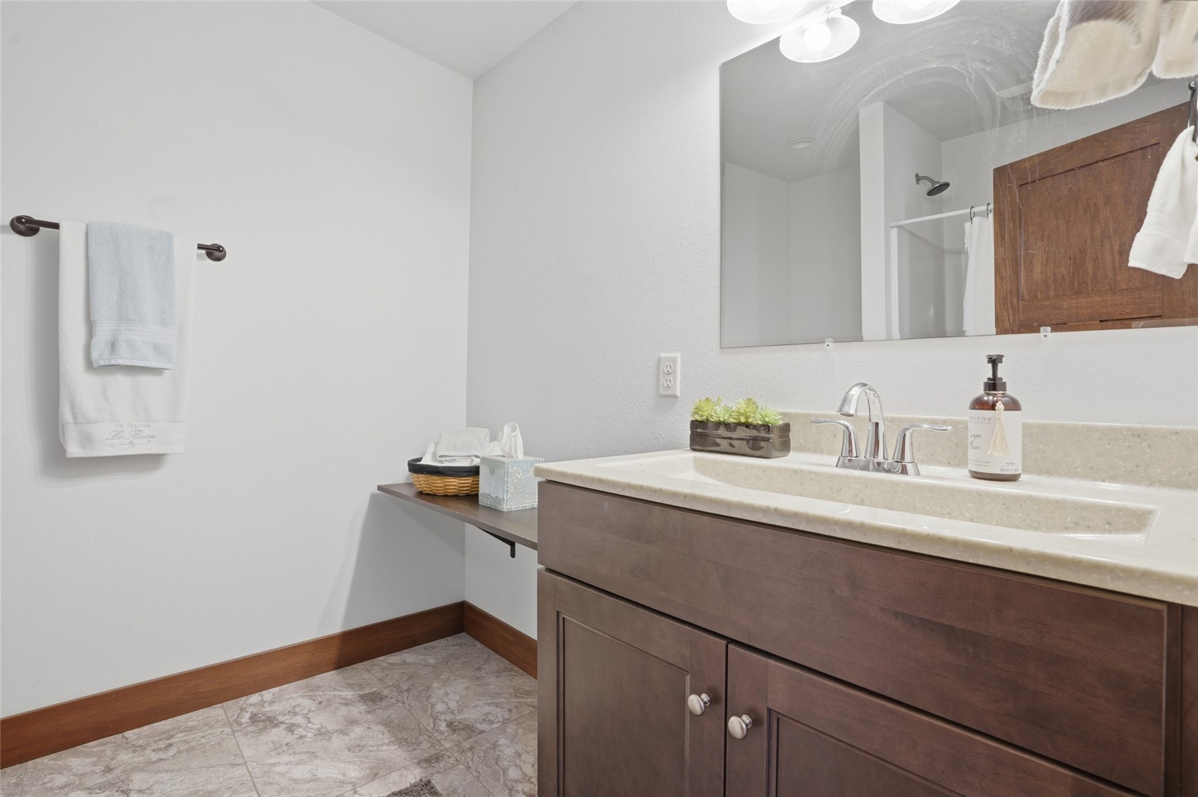 886 Henik Road Mt Vernon IA 52314