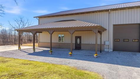 886 Henik Road Mt Vernon IA 52314