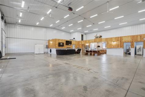 886 Henik Road Mt Vernon IA 52314