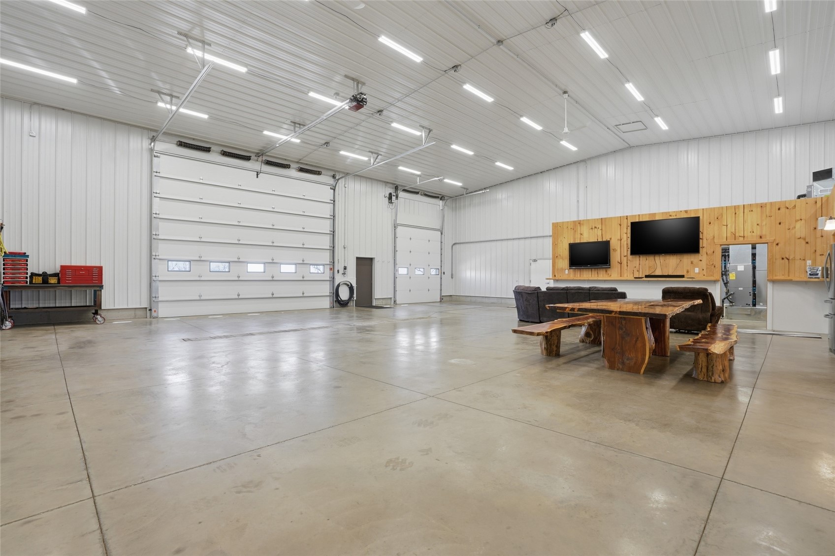 886 Henik Road Mt Vernon IA 52314