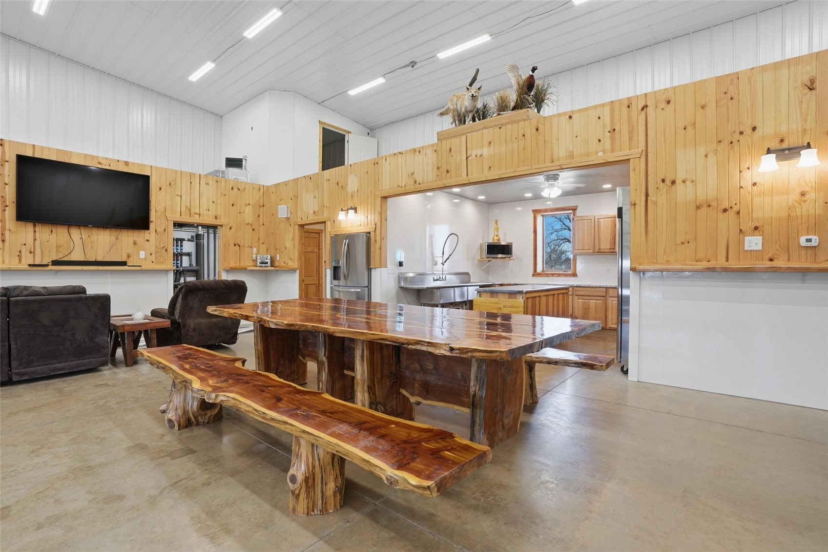 886 Henik Road Mt Vernon IA 52314