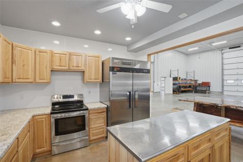 886 Henik Road Mt Vernon IA 52314