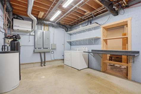 886 Henik Road Mt Vernon IA 52314