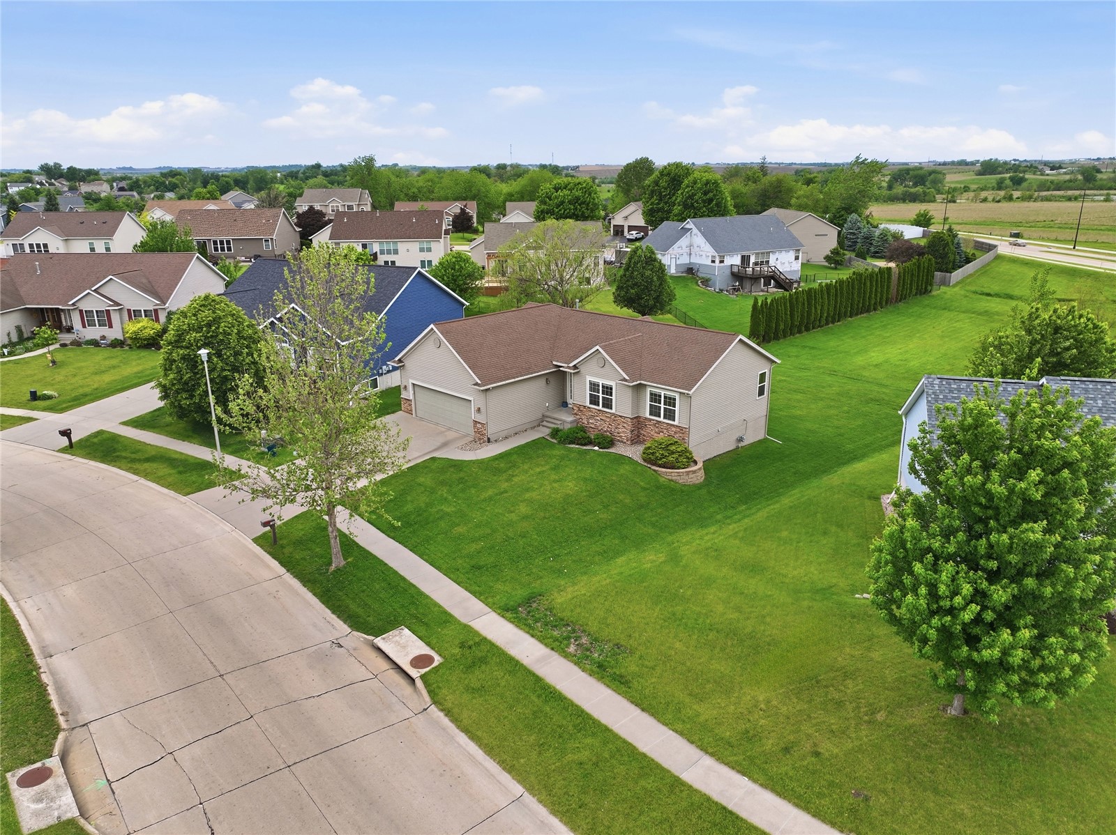 706 Limerock Drive NW Cedar Rapids IA 52405