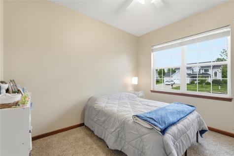 706 Limerock Drive NW Cedar Rapids IA 52405