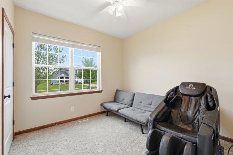 706 Limerock Drive NW Cedar Rapids IA 52405