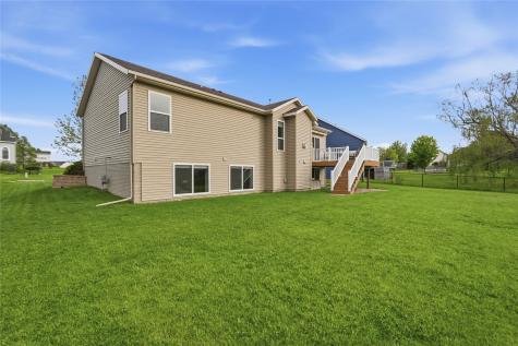 706 Limerock Drive NW Cedar Rapids IA 52405