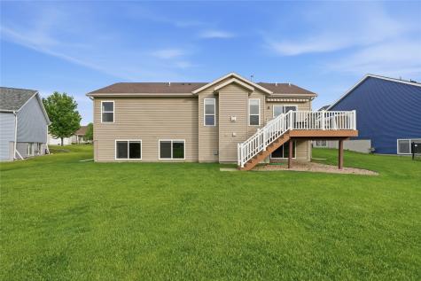 706 Limerock Drive NW Cedar Rapids IA 52405
